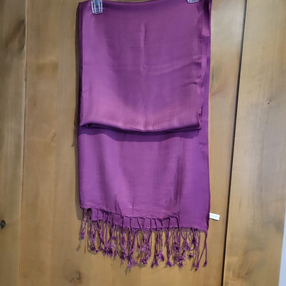 Wrap/shawl pseudo pashims